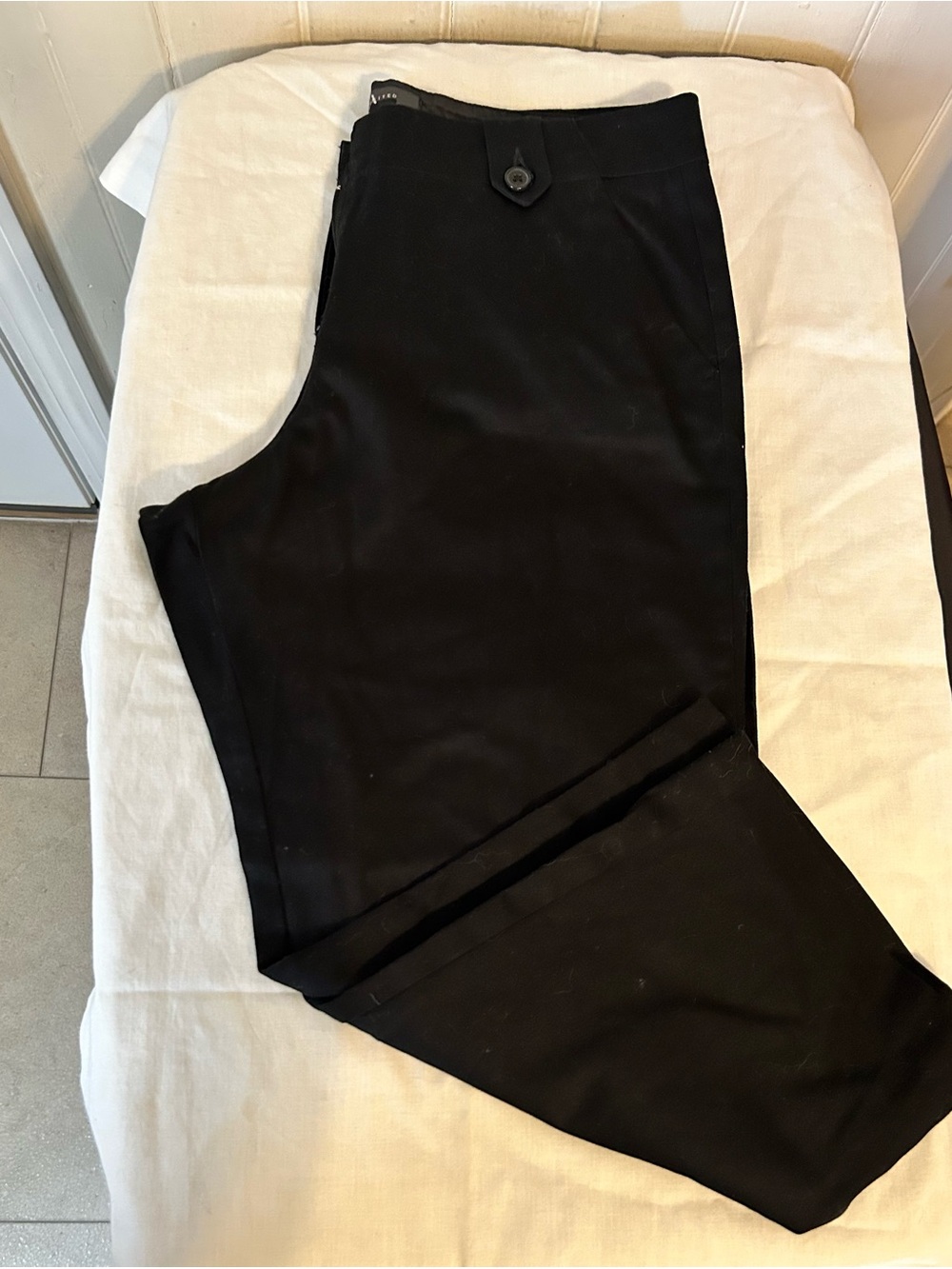 NWT The Limited Black Lined Capri Pants/Size 8/Cotton-Stretch